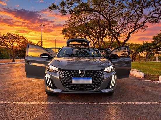 PEUGEOT-208-2025