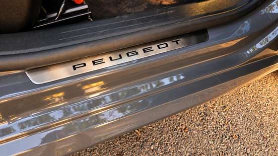 PEUGEOT-208-2025
