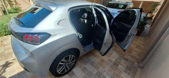 PEUGEOT-208-2022