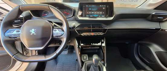 PEUGEOT-208-2022