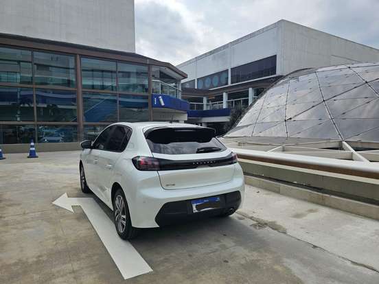 PEUGEOT-208-2023