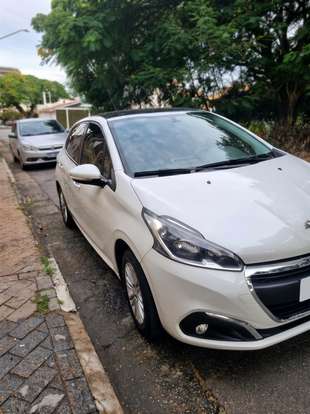 PEUGEOT-208-1.6 ALLURE 16V FLEX 4P AUTOMÁTICO PEUGEOT-208-2016