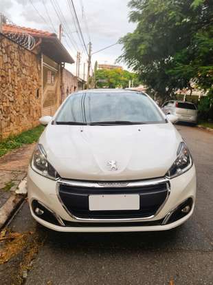 PEUGEOT-208-2016