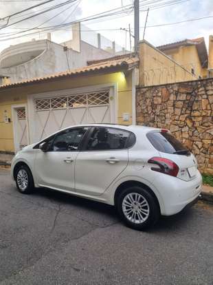 PEUGEOT-208-2016