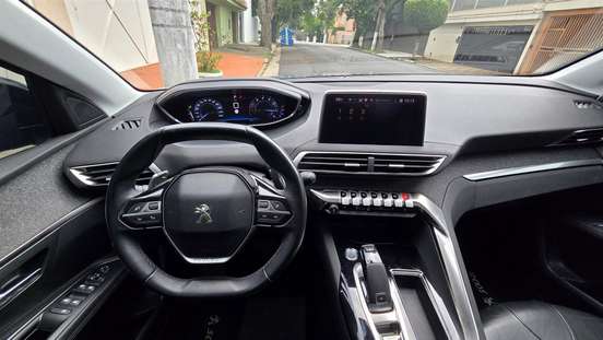 PEUGEOT-3008-2018