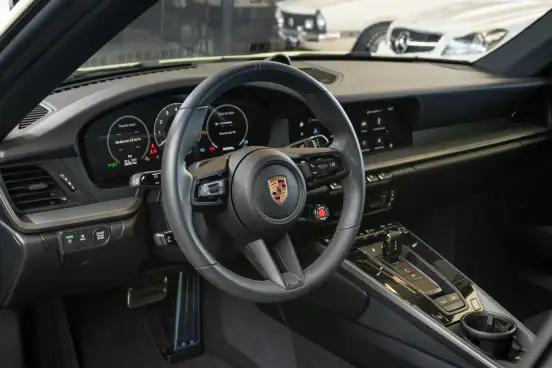 PORSCHE-911-2025