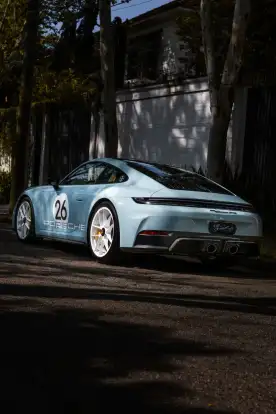 PORSCHE-911-2025