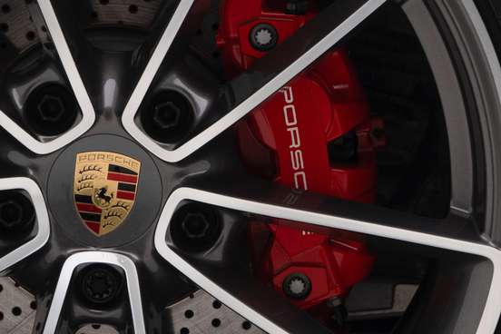 PORSCHE-911-2024