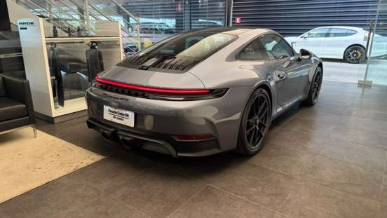 PORSCHE-911-2025