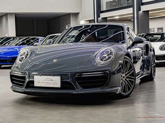 PORSCHE-911-2016