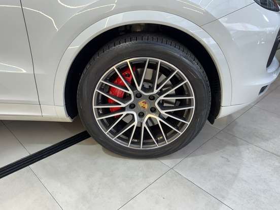 PORSCHE-CAYENNE-2018