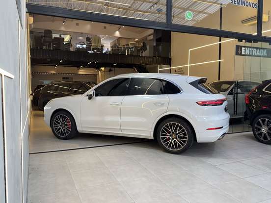 PORSCHE-CAYENNE-2018
