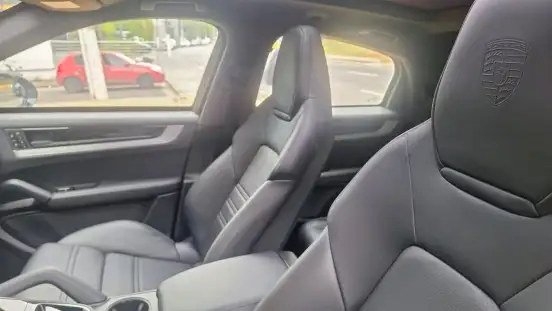 PORSCHE-CAYENNE-2025