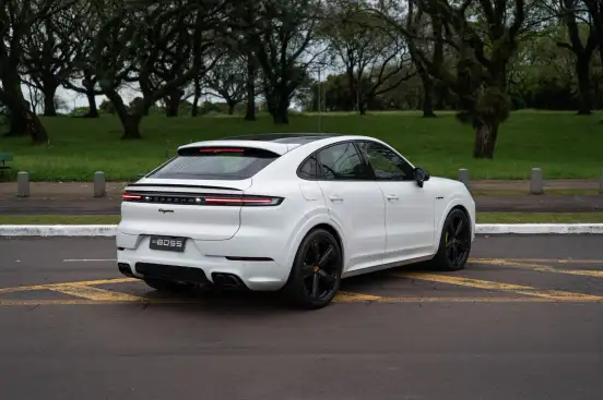 PORSCHE-CAYENNE-2024