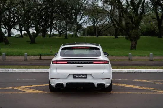 PORSCHE-CAYENNE-2024