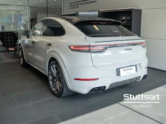 PORSCHE-CAYENNE-2021