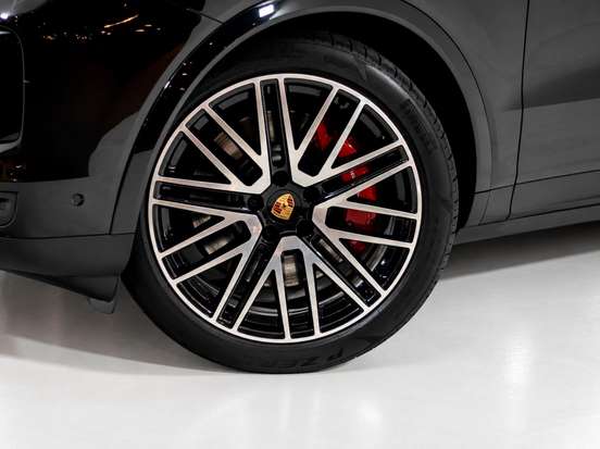 PORSCHE-CAYENNE-2025