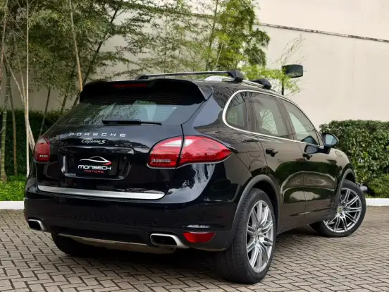 PORSCHE-CAYENNE-2011