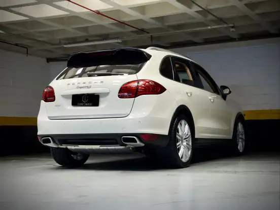 PORSCHE-CAYENNE-2011