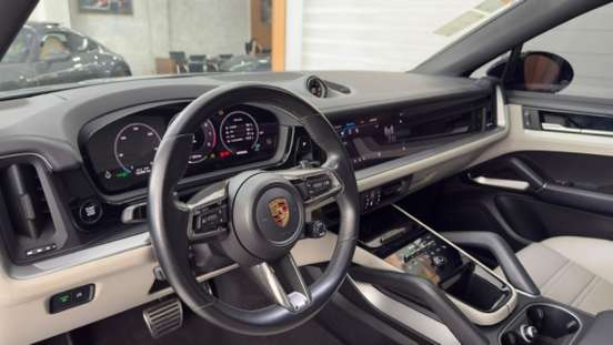 PORSCHE-CAYENNE-2023