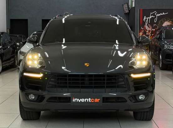 PORSCHE-MACAN-2018