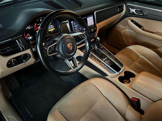 PORSCHE-MACAN-2020