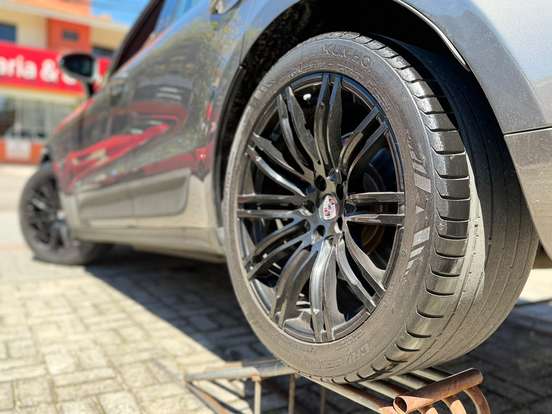 PORSCHE-MACAN-2014