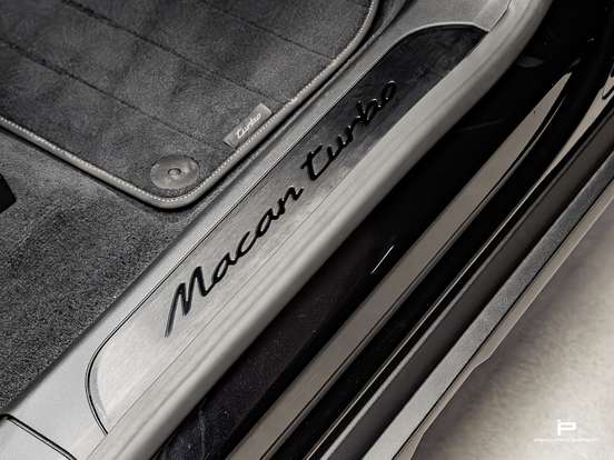 PORSCHE-MACAN-TURBO ELÉTRICO PORSCHE-MACAN-2024