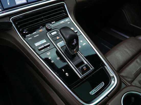 PORSCHE-PANAMERA-2.9 V6 GASOLINA 4S PDK PORSCHE-PANAMERA-2016