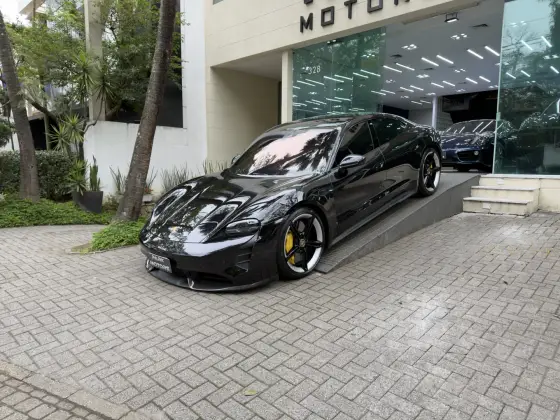 PORSCHE TAYCAN TURBO S ELÉTRICO