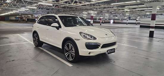 PORSCHE-CAYENNE-2011