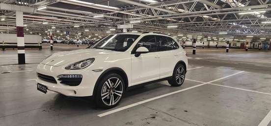 PORSCHE-CAYENNE-2011