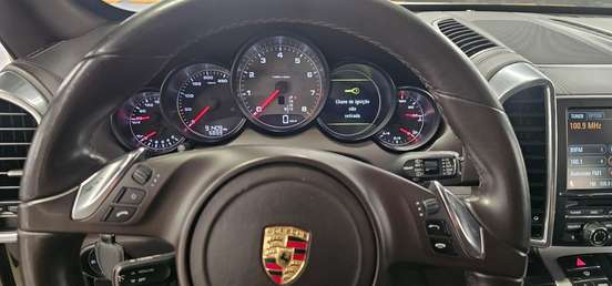 PORSCHE-CAYENNE-2011