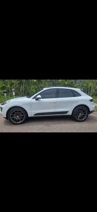 PORSCHE-MACAN-2017