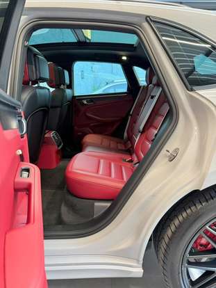 PORSCHE-MACAN-2022