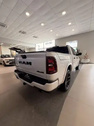 RAM-1500-3.0 HURRICANE 6 BITURBO GASOLINA LARAMIE NIGHT EDITION CD 4X4 AUTOMÁTICO RAM-1500-2024