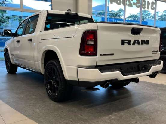 RAM-1500-3.0 HURRICANE 6 BITURBO GASOLINA LARAMIE NIGHT EDITION CD 4X4 AUTOMÁTICO RAM-1500-2026