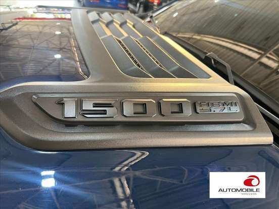 RAM-1500-5.7 V8 GASOLINA LIMITED NIGHT EDITION CD 4X4 AUTOMÁTICO RAM-1500-2023
