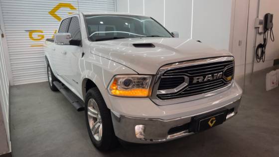RAM CLASSIC 5.7 V8 GASOLINA LARAMIE CD 4X4 AUTOMÁTICO