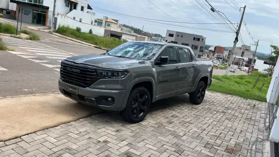 RAM RAMPAGE 2.0 HURRICANE 4 TURBO GASOLINA R/T 4X4 AUTOMÁTICO