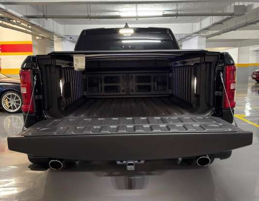 RAM-1500-3.0 HURRICANE 6 BITURBO GASOLINA LARAMIE NIGHT EDITION CD 4X4 AUTOMÁTICO RAM-1500-2024