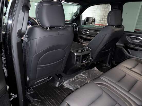 RAM-1500-5.7 V8 SUPERCHARGED GASOLINA DC650 CD 4X4 AUTOMÁTICO RAM-1500-2026