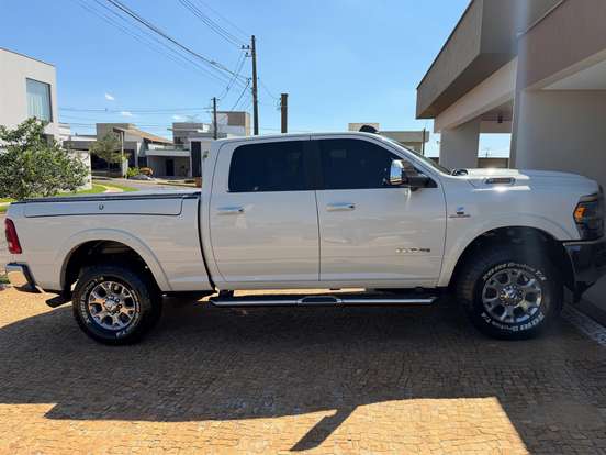 RAM-2500-6.7 I6 TURBO DIESEL LARAMIE CD 4X4 AUTOMÁTICO RAM-2500-2022