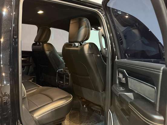 RAM-3500-6.7 I6 TURBO DIESEL LARAMIE NIGHT EDITION CD 4X4 AUTOMÁTICO RAM-3500-2022