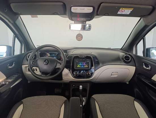 RENAULT-CAPTUR-2021