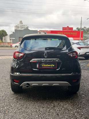 RENAULT-CAPTUR-2017