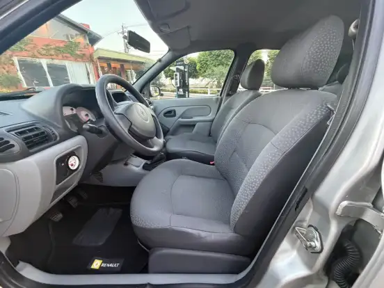 RENAULT-CLIO-2009