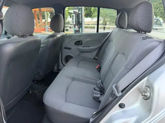 RENAULT-CLIO-2009