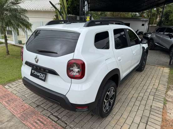 RENAULT-DUSTER-2023