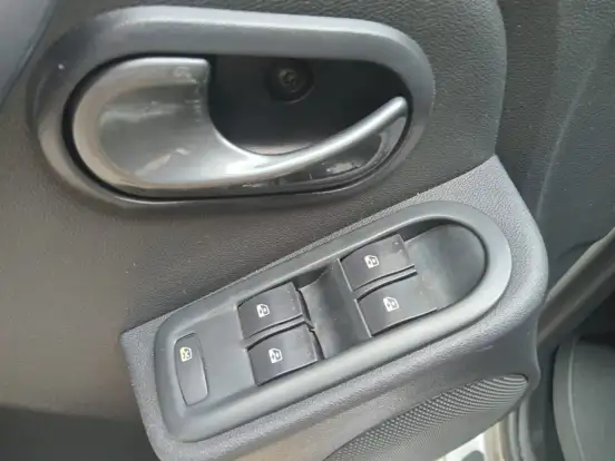 RENAULT-DUSTER-2014